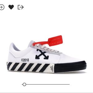 OFF-WHITE Vulc Low
White (Updated Stripes). Excellent condition size men’s 40